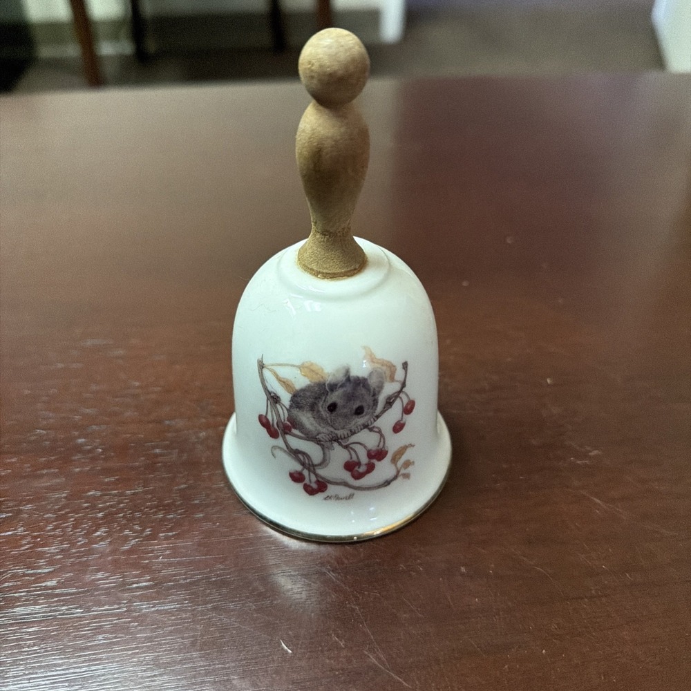 Porcelain CHIPMUNK BELL Four Season Collection Wood Handle 5" Tall Made in Japan